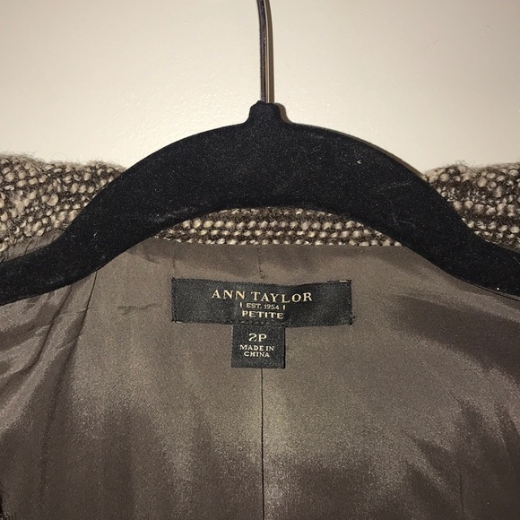 Ann Taylor Cropped Wool Tweed Brown Jacket Size 2P - Picture 7 of 11